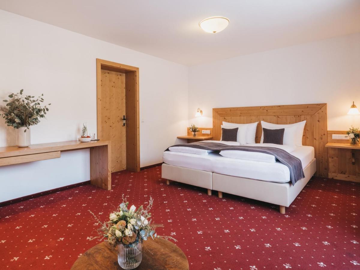 Hotel Vier Jahreszeiten By Vaya Inkl Zell Am See-Kaprun Sommerkarte ภายนอก รูปภาพ