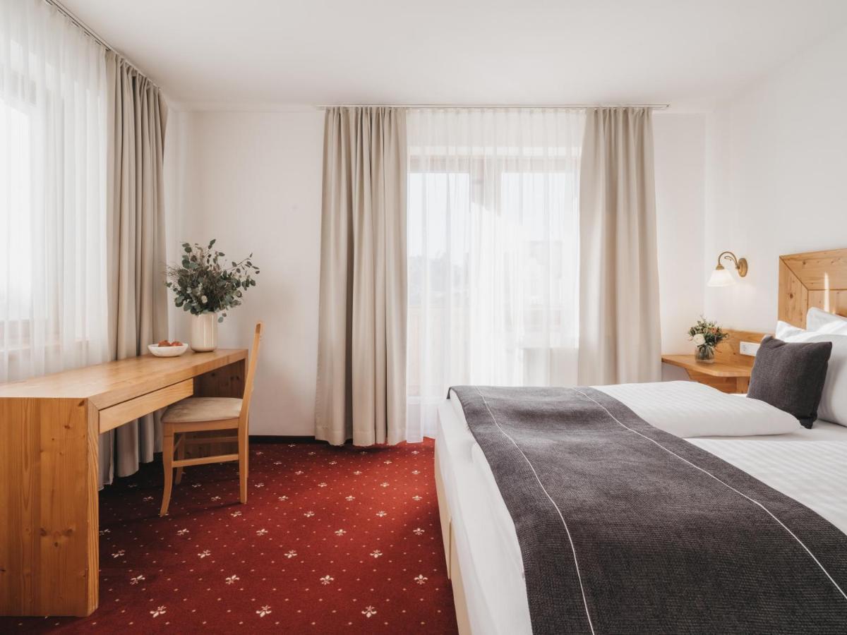 Hotel Vier Jahreszeiten By Vaya Inkl Zell Am See-Kaprun Sommerkarte ภายนอก รูปภาพ