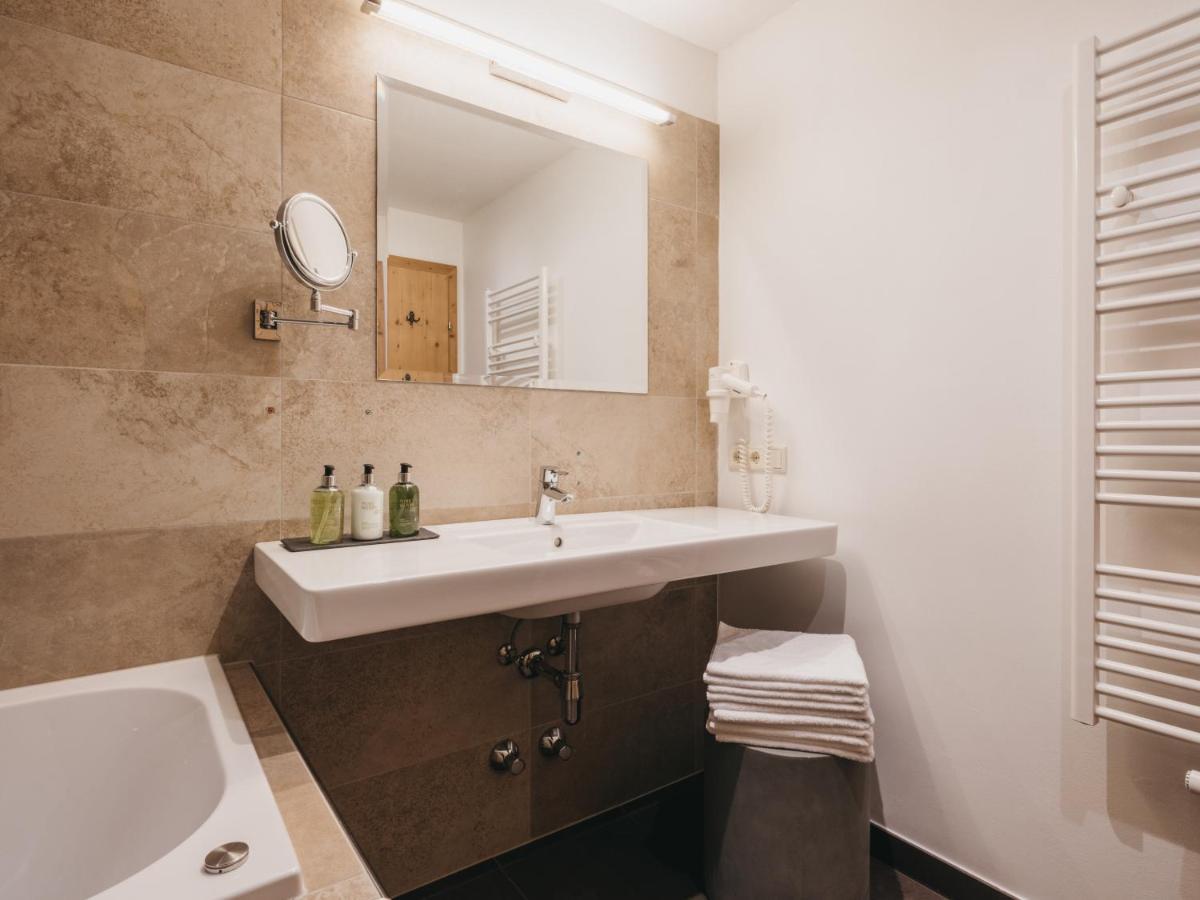 Hotel Vier Jahreszeiten By Vaya Inkl Zell Am See-Kaprun Sommerkarte ภายนอก รูปภาพ