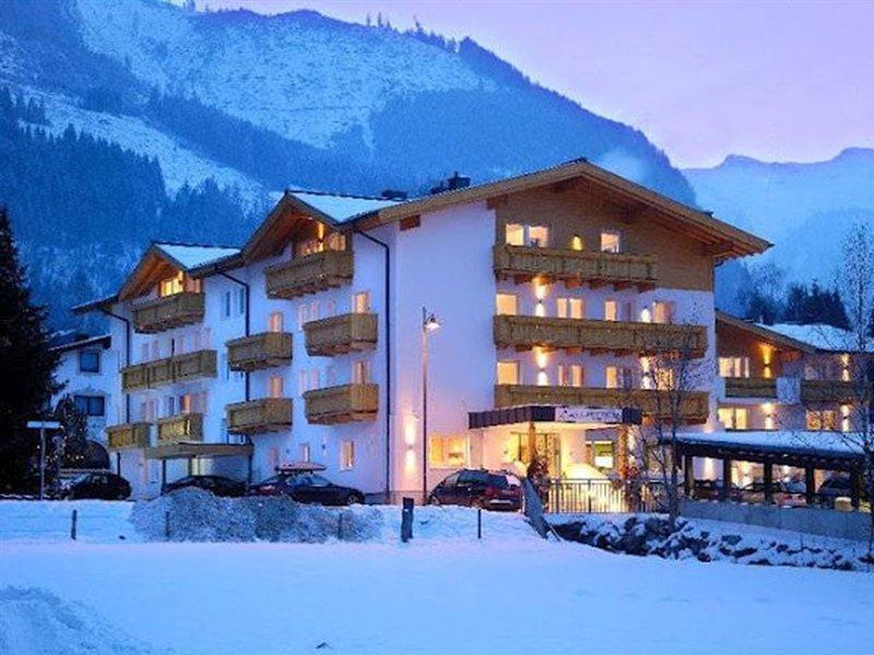 Hotel Vier Jahreszeiten By Vaya Inkl Zell Am See-Kaprun Sommerkarte ภายนอก รูปภาพ