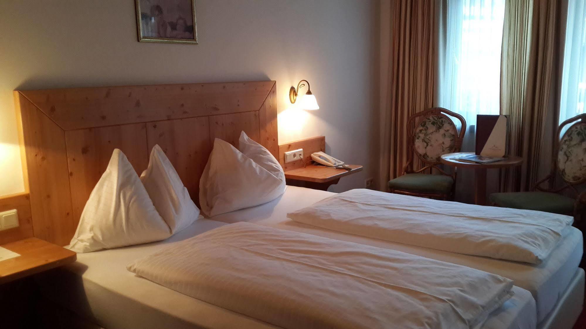 Hotel Vier Jahreszeiten By Vaya Inkl Zell Am See-Kaprun Sommerkarte ภายนอก รูปภาพ